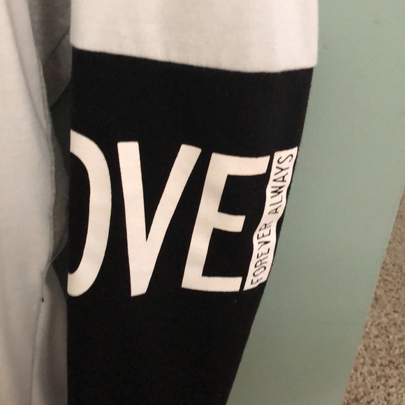 Long sleeve Oversized Sweatshirt - Picture 3 of 5